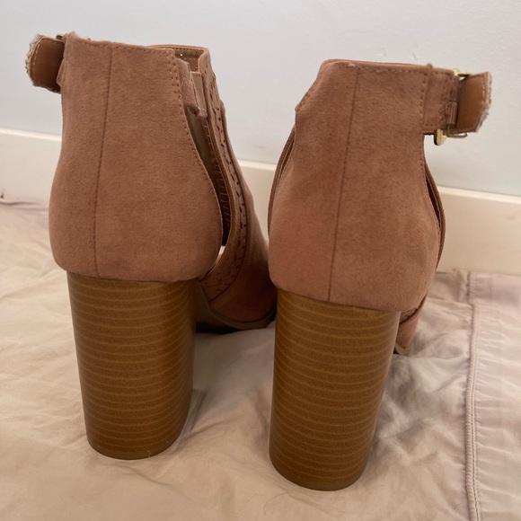 Qupid Brand Heels - Picture 10 of 11